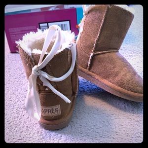 Toddler size 8 boots
